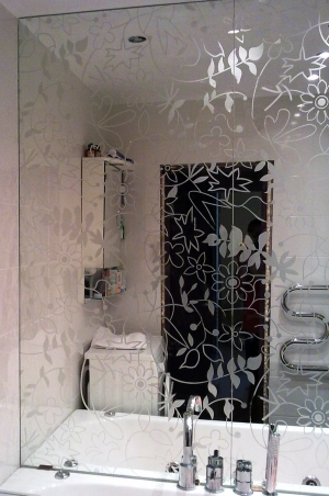 Стены, перегородки, конструкции из стекла