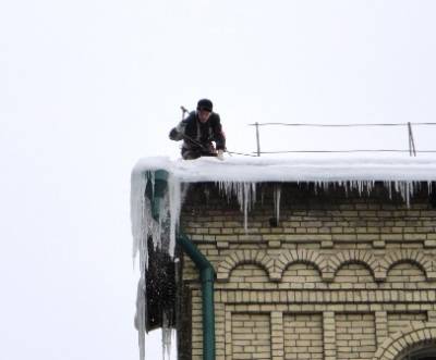 Снег и сосульки